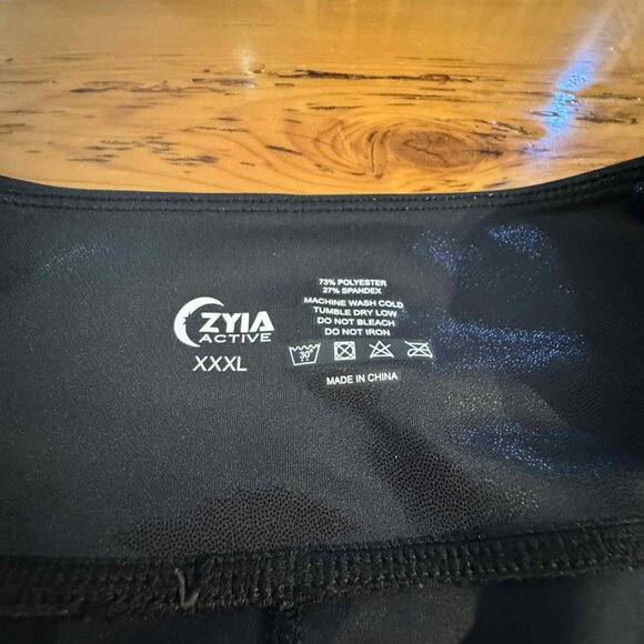 Zyia Women Plus Size Black Metallic ZYIA Light n Tight Hustle Shorts 10" #853 - Picture 4 of 11